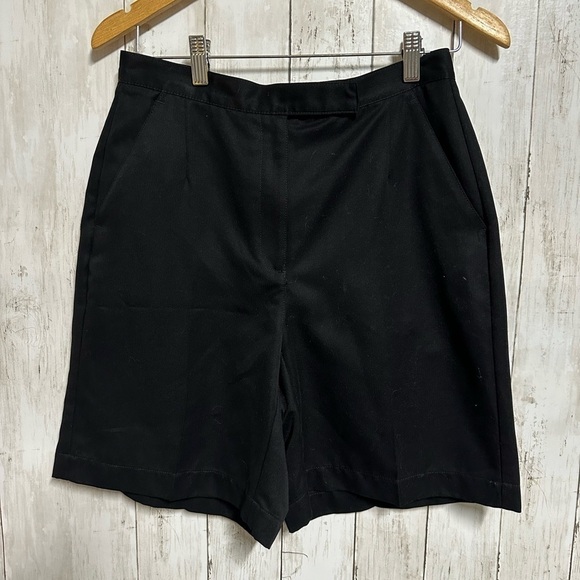 Liz Claiborne- LIZGOLF Black Shorts Size 10 - Picture 1 of 5